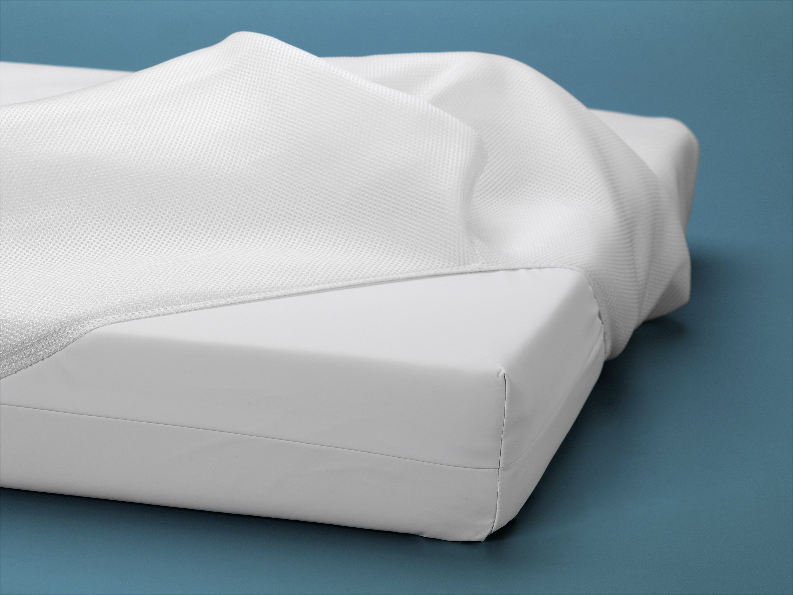 Little Dreamer Breathe-Thru Crib Mattress Cover