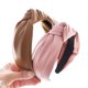 thumbnail image 3 of Las diademas para el cabello de mujer están hechas con un cómodo material antideslizante. La diadema rosa está de moda. Las diademas de color rosa intenso para mujer están anudadas. Diadema de piel sintética de larga duración. ER, 3 of 5