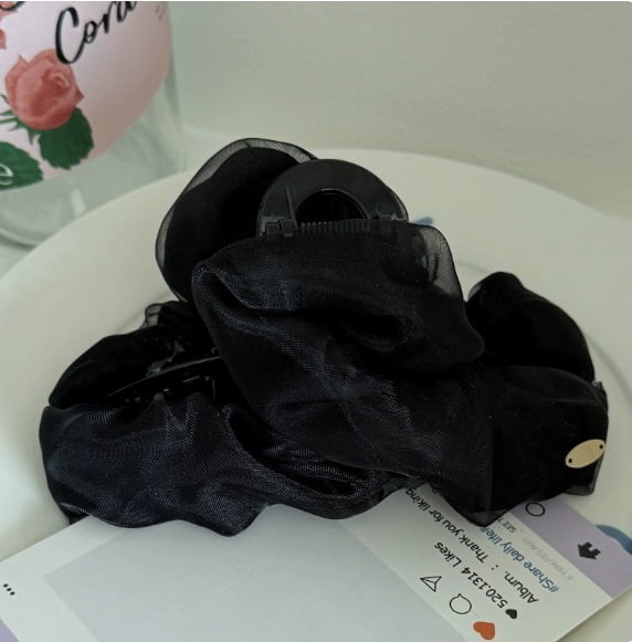2-Pack Fluffy Shark Hair Clips - Strong Grip for Thick Hair, Elegant Design for Daily Use, Perfect for Work and Dates