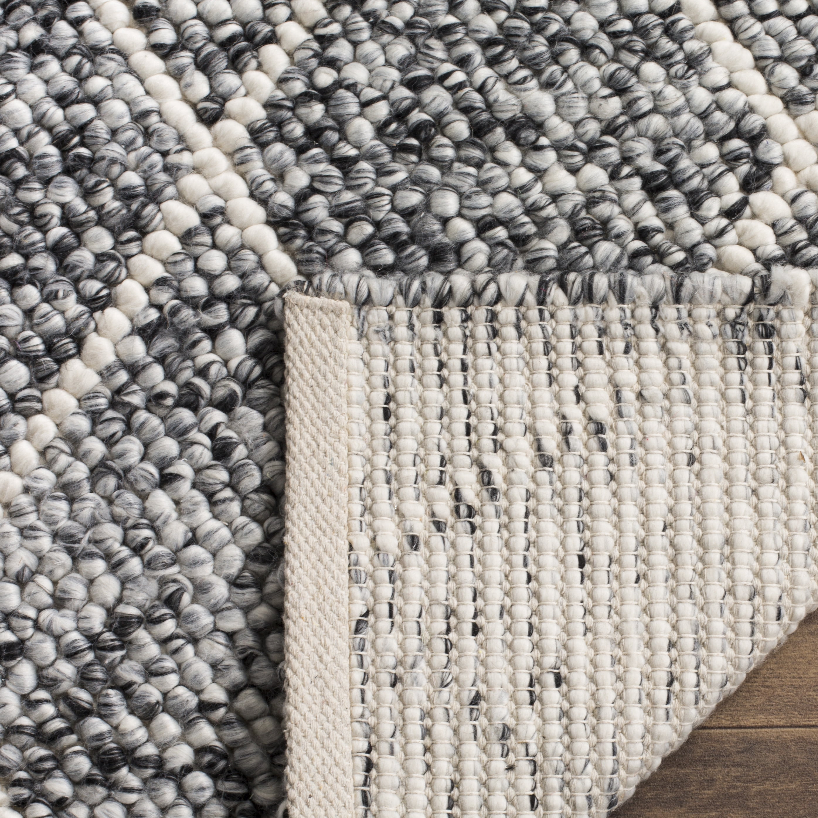 SAFAVIEH Natura Taegan Geometric Diamonds Runner Rug, Ivory/Black, 2'3" x 8'
