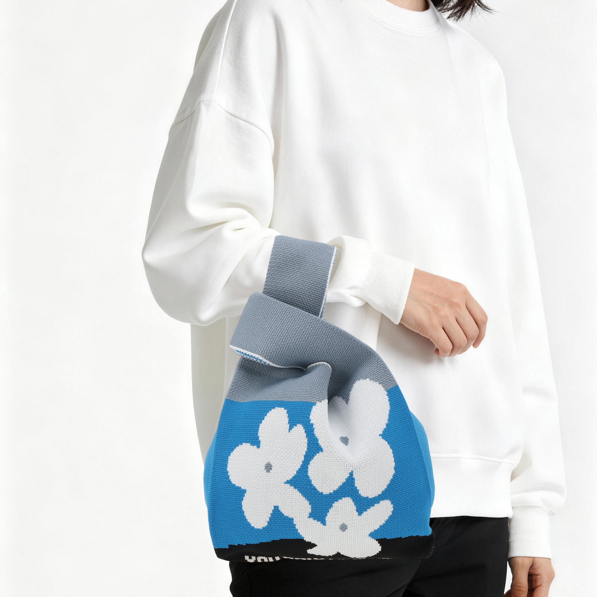 Unique Bargains Simple Stylish Flower Letter Knitted Wrist Bag for Everyday Use Blue