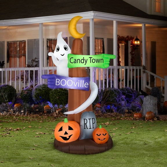 8 ft. Signpost and Ghost