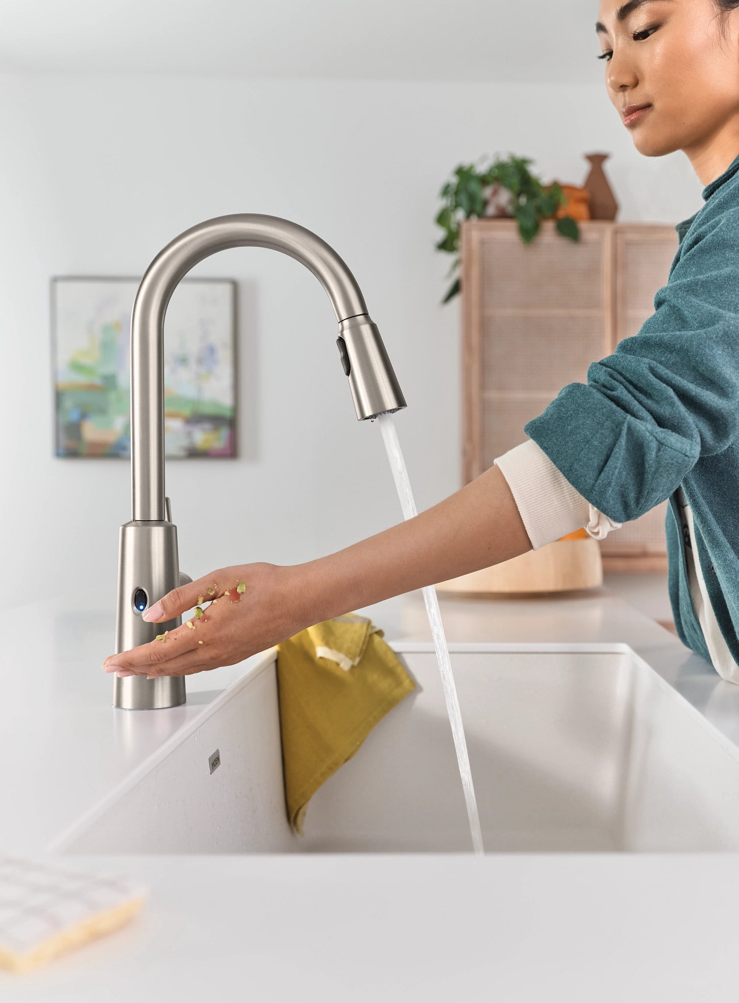 Moen Riley Touchless Single-Handle Pull-Down Sprayer Kitchen Faucet in Spot Resist Stainless