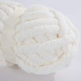 thumbnail image 4 of Hilo HOMBYS de chenilla gruesa para ganchillo y punto, 227 g, 4 of 9