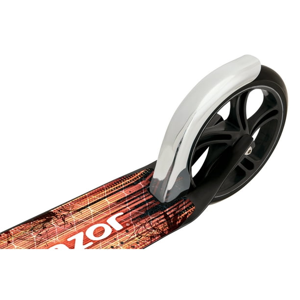 Razor A5 Lux Kick Scooter - Black, Large 8