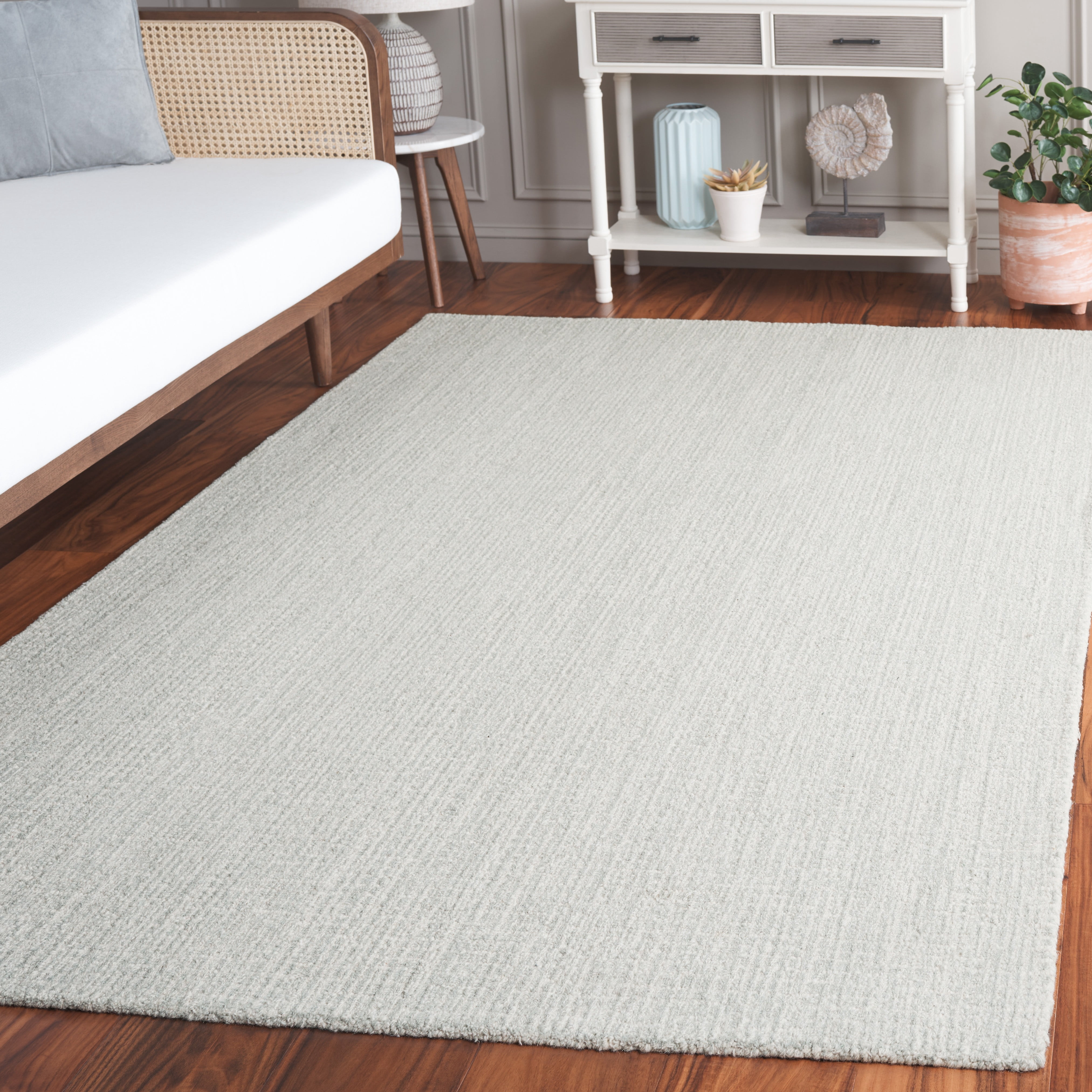 SAFAVIEH Martha Stewart Solid Area Rug, Light Grey/Ivory, 5' x 8'