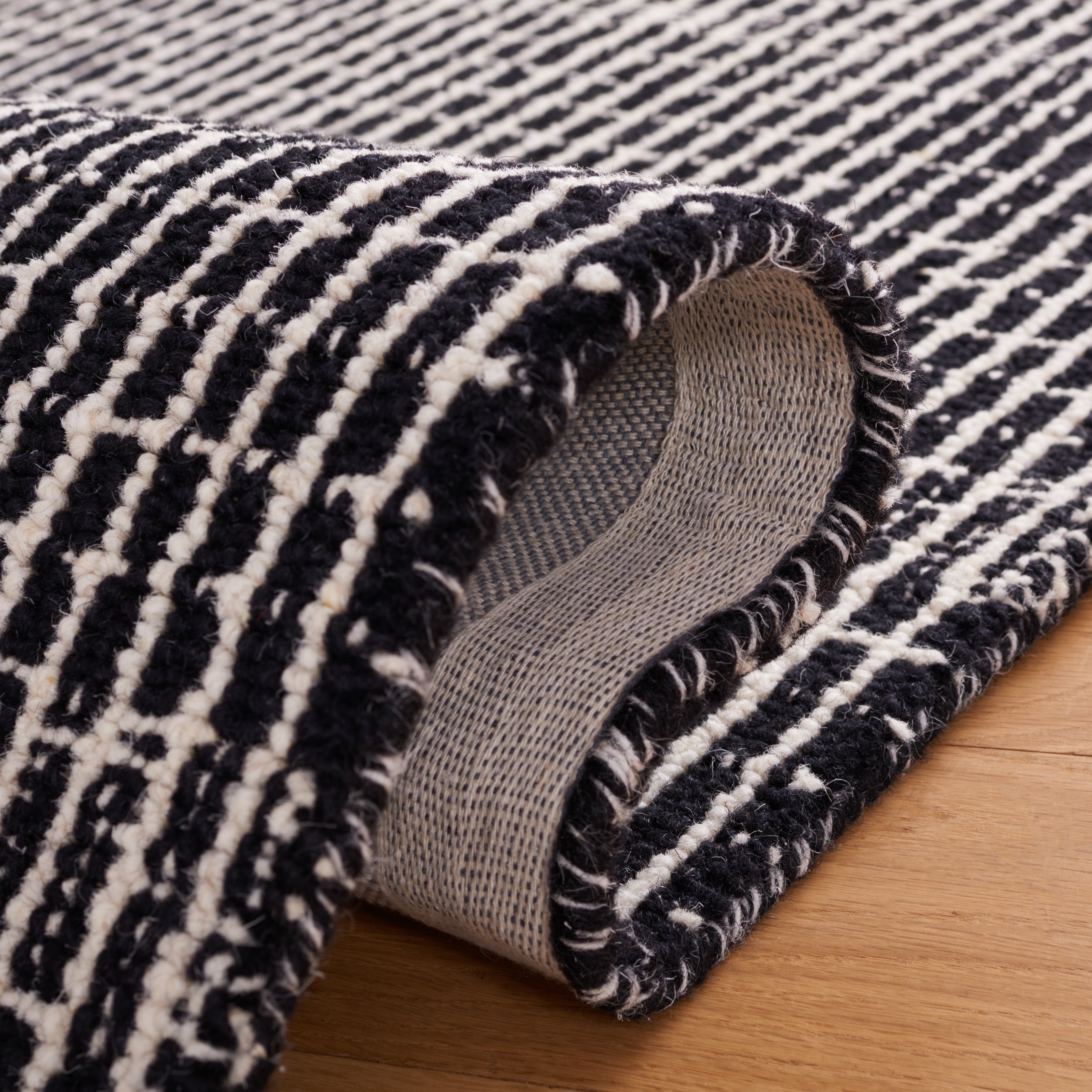 SAFAVIEH Abstract Becky Trellis Runner Rug, Black/Ivory, 2'3" x 10'