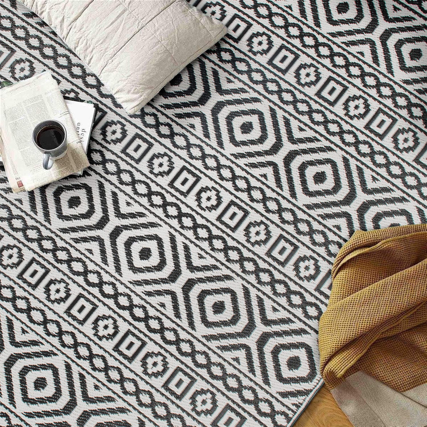 World Rug Gallery Contemporary Geometric Reversible Plastic Indoor and Outdoor Picnic Mat, Camping Rug, RV Rug - BLACK 5' X 7'