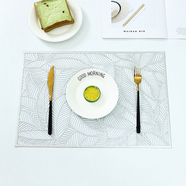 Oleegame 1PC Placemat Creative Rectangle PVC Placemat with Gold Foil, Heat- and Leaf-shaped Design, Perfect for Dining Table, Tea Cup, Western-style Dinner Mat Silver