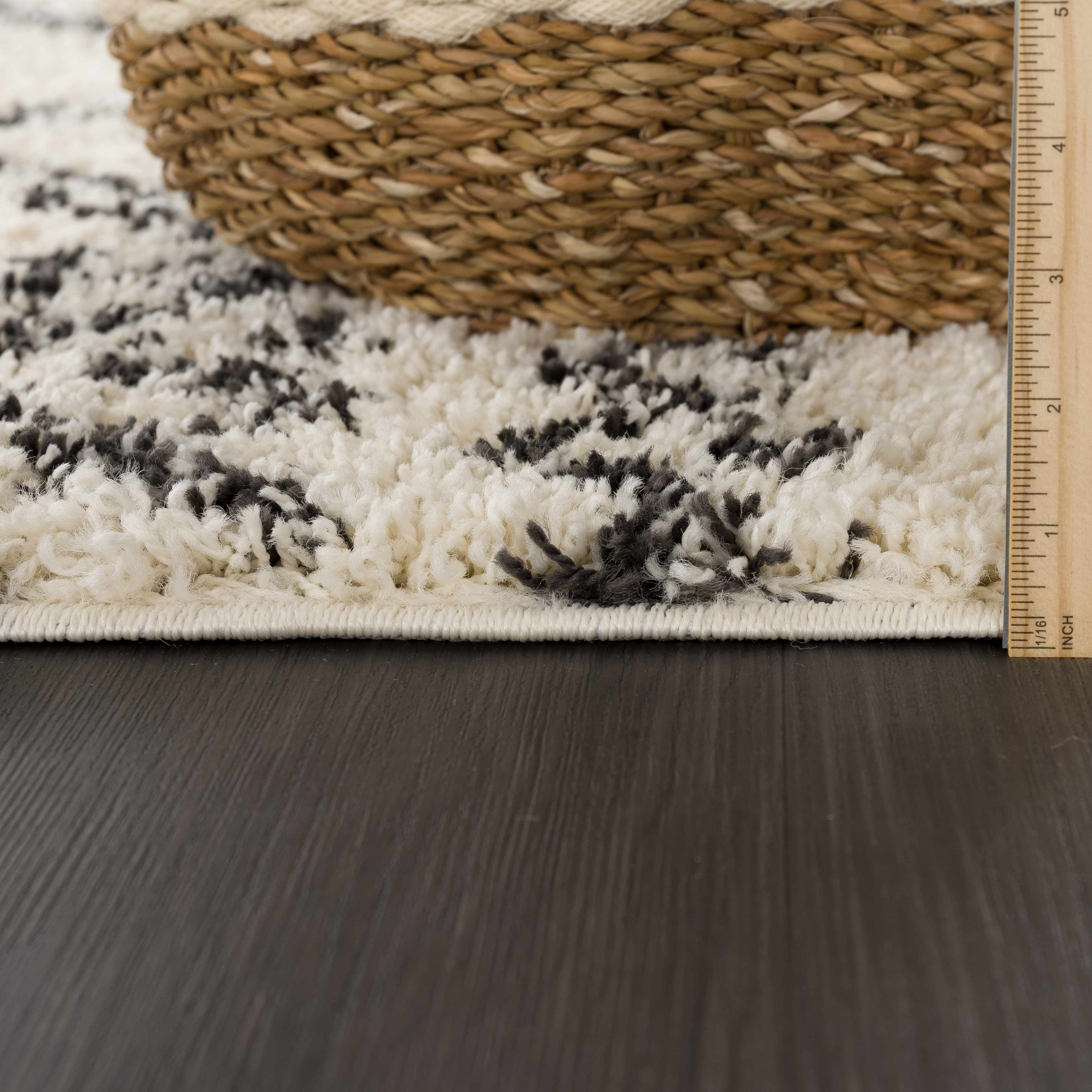 BoutiqueRugs Duncans Boho Moroccan Geometric Shag with Tassels for Living Room, Bedroom - Beige, Charcoal, Gray - 5'3" x 7'3" (5x7)