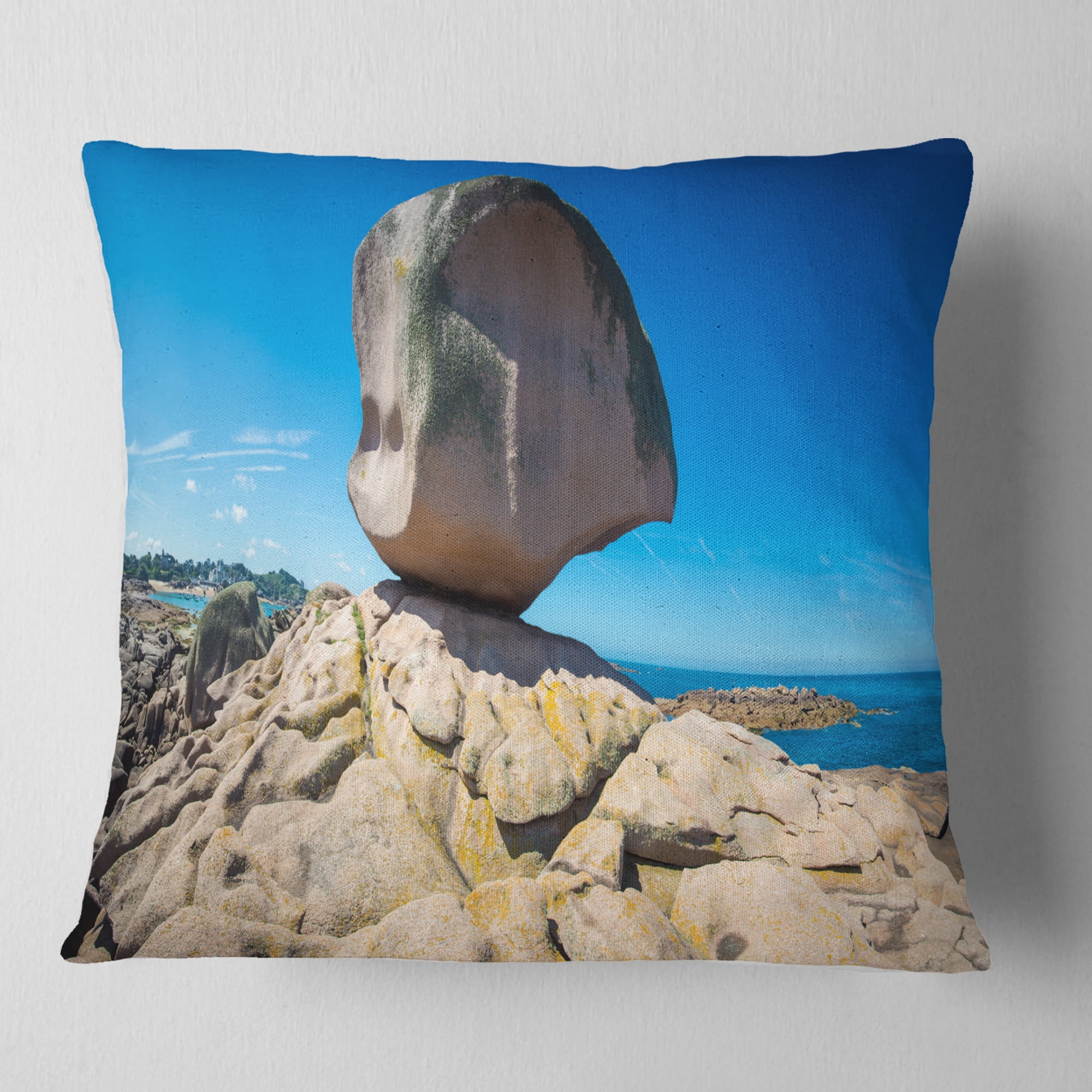 Designart Pink Rock in Tregastel - Landscape Photo Throw Pillow - 16x16