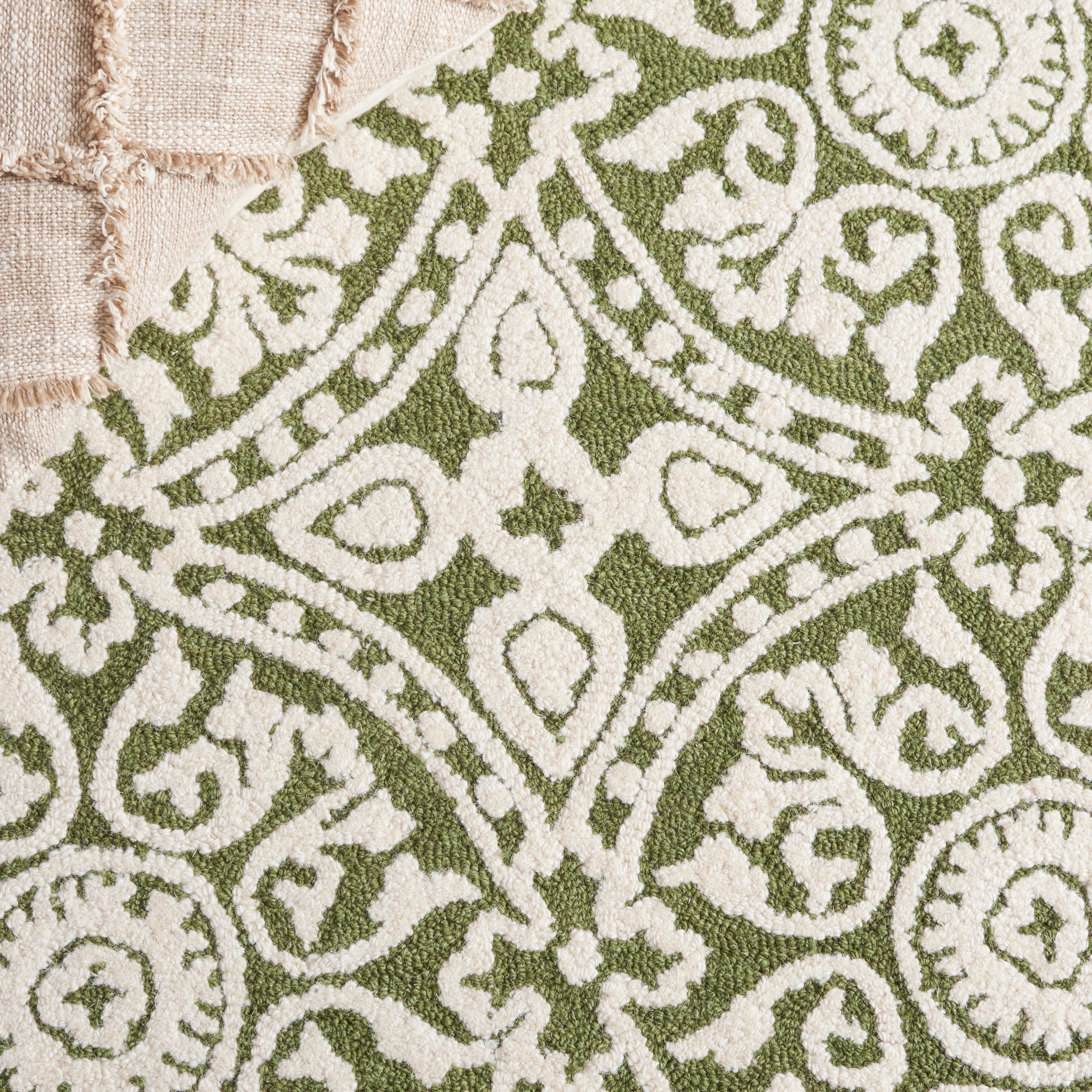 SAFAVIEH Metro Sunny Medallion Runner Rug, Green/Ivory, 2'3" x 9'