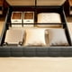 thumbnail image 5 of Cama elevable con espacio de almacenamiento, estructura de cama tapizada con cabecera moderna con respaldo alto, soporte de listones de madera, soporte hidráulico, no necesita somier, 5 of 9