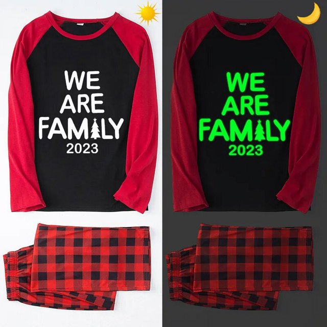 2023 Pijamas familiares a juego navideños Luminosos y brillantes Conjunto de pijamas rojos We Are Family