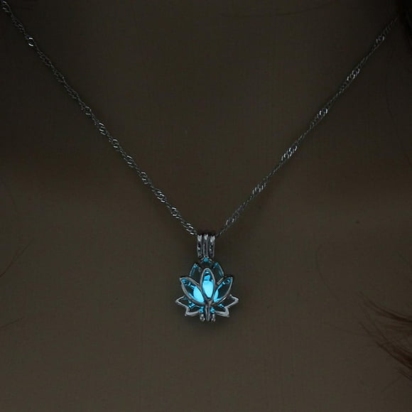Collier pendentif lumineux en forme de fleur de Lotus de Yoga, brille dans la nuit, bijoux pour femmes, cadeau