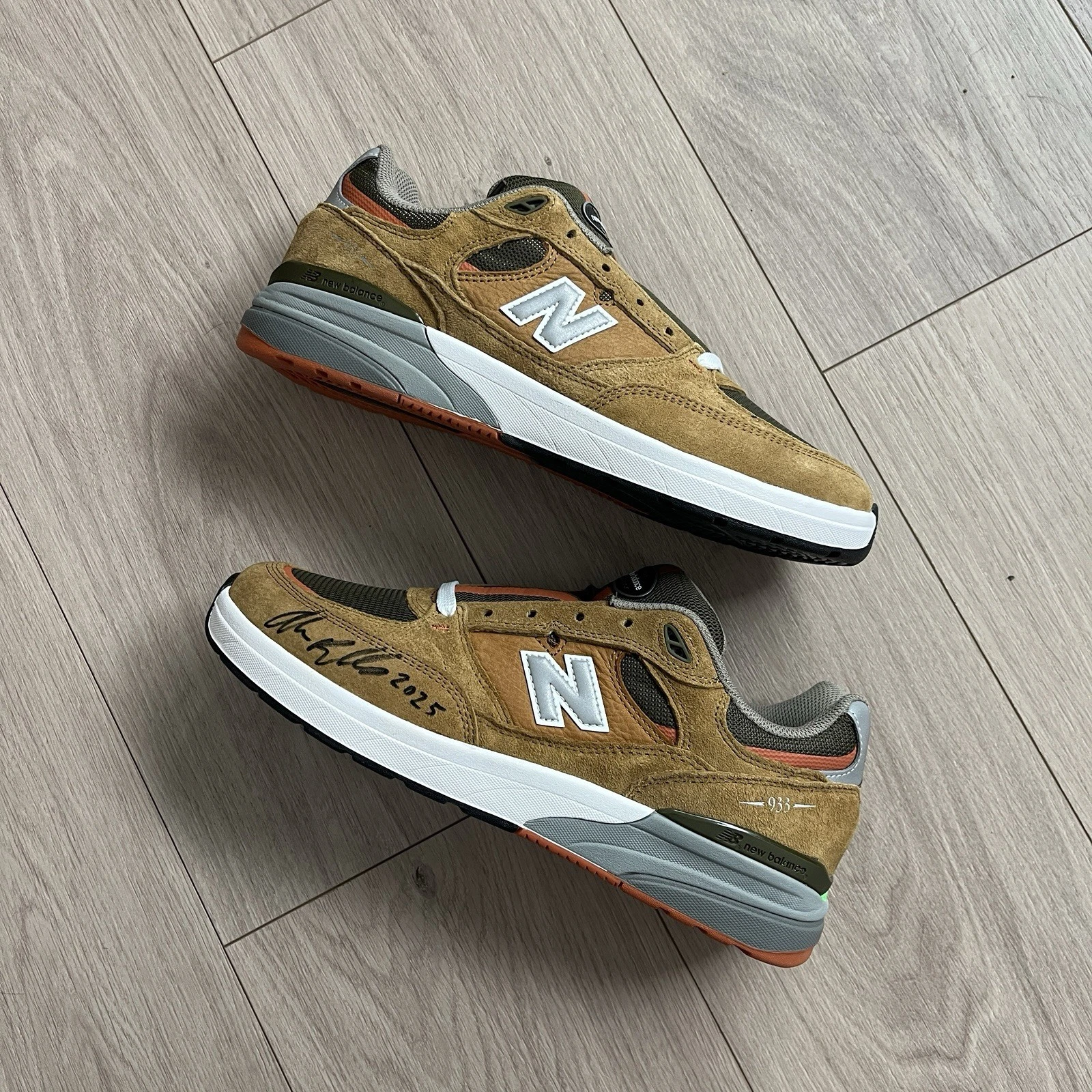 SIGNED New Balance Numeric 933 Andrew Reynolds | Mens Sz 10  display picture 1