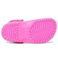 thumbnail image 3 of Crocs Kid Classic Barbie Zuecos para Niños Pequeños Rosa con Jibbitz, 3 of 7