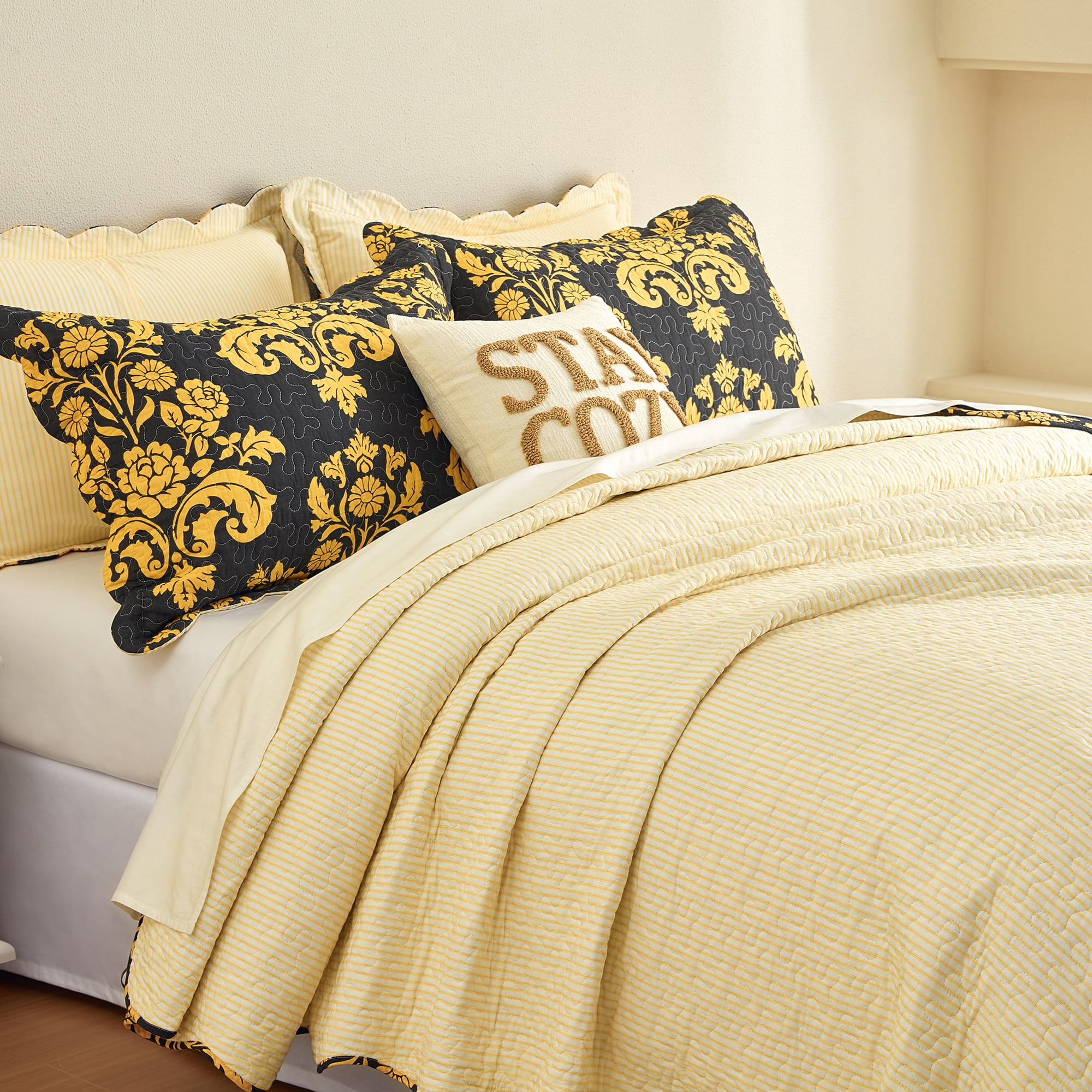 BCOTTOND Hotel-Grade Queen Size Quilt Set, 100% Cotton Reversible Damask Bedspread, Pre-Washed 3-Piece Lightweight Coverlet with 2 Shams, Black Gold