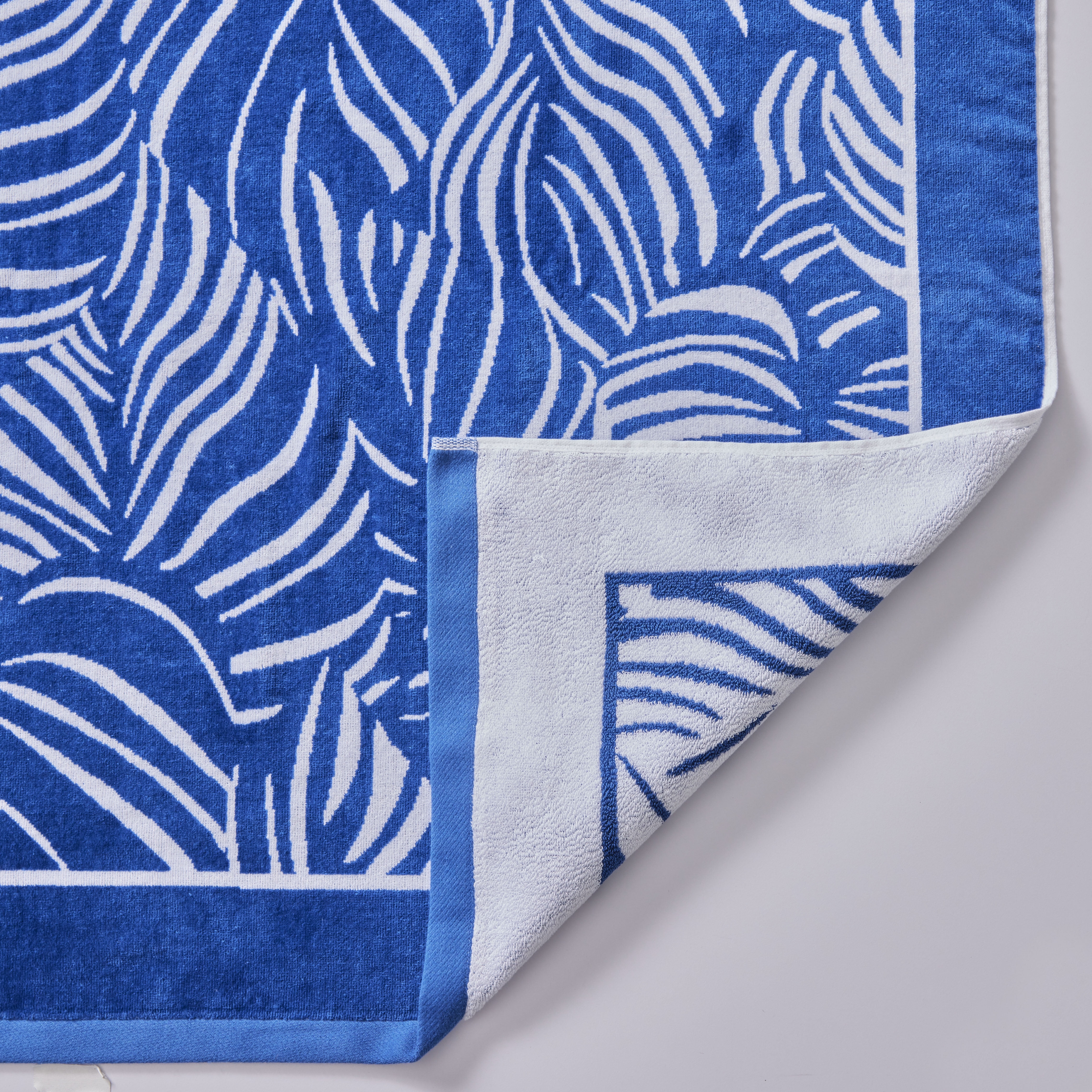 Better Homes & Gardens Extra Large Oversized Cotton Blend Navy Leaf Print Resort Beach Towel, 40" x 72"