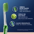 thumbnail image 2 of Cepillo de Dientes Oral-B Ultrafino con Cerdas Extra Suaves, 2 pzas, 2 of 5