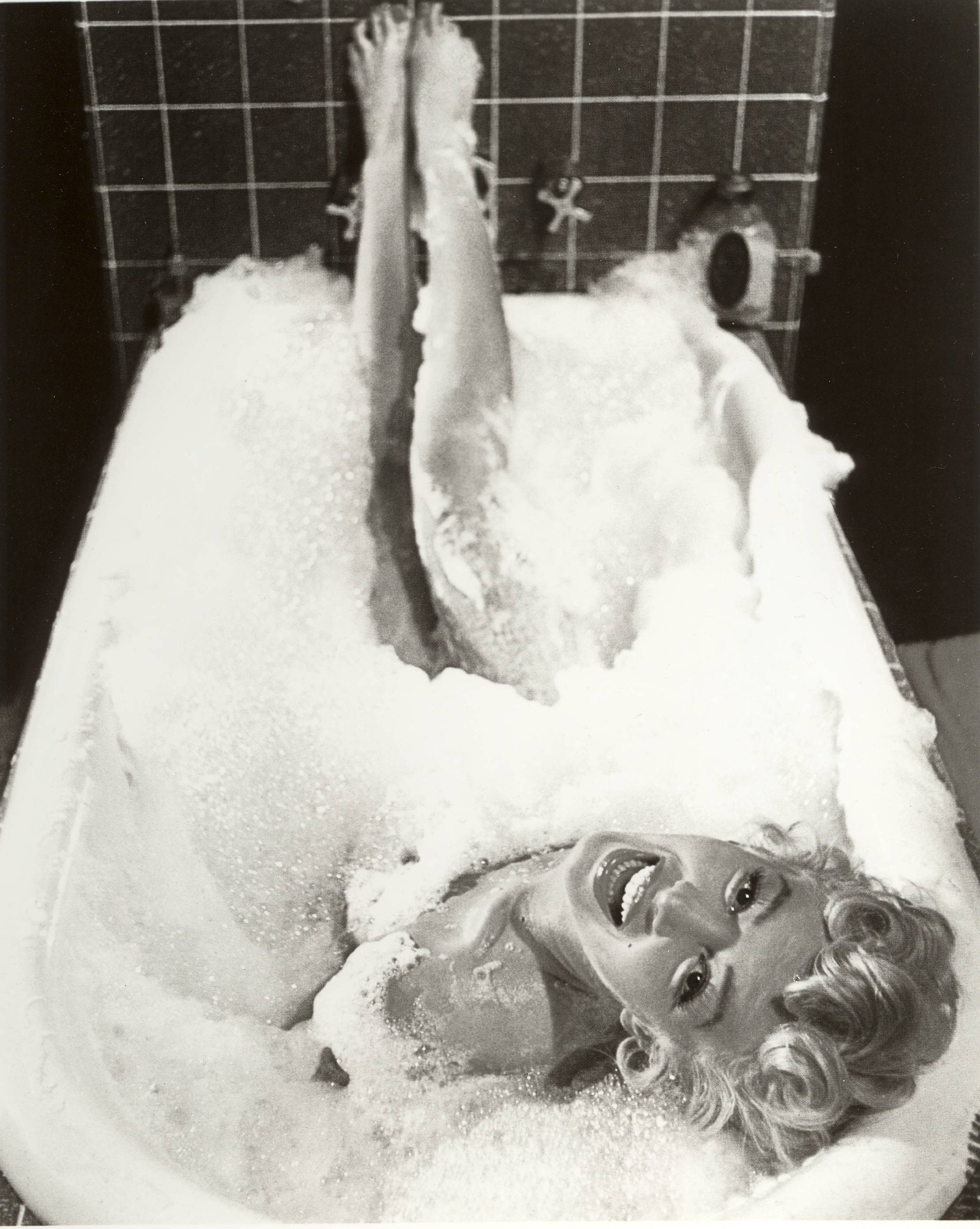 Marilyn Monroe Bubble Bath Poster Art Home Bathroom Decor Posters 12 Inch By 18 Inch Laminated Poster With Bright Colors And Vivid Imagery Fits Perfectly In Many Attractive Frames Walmartcom Walmartcom