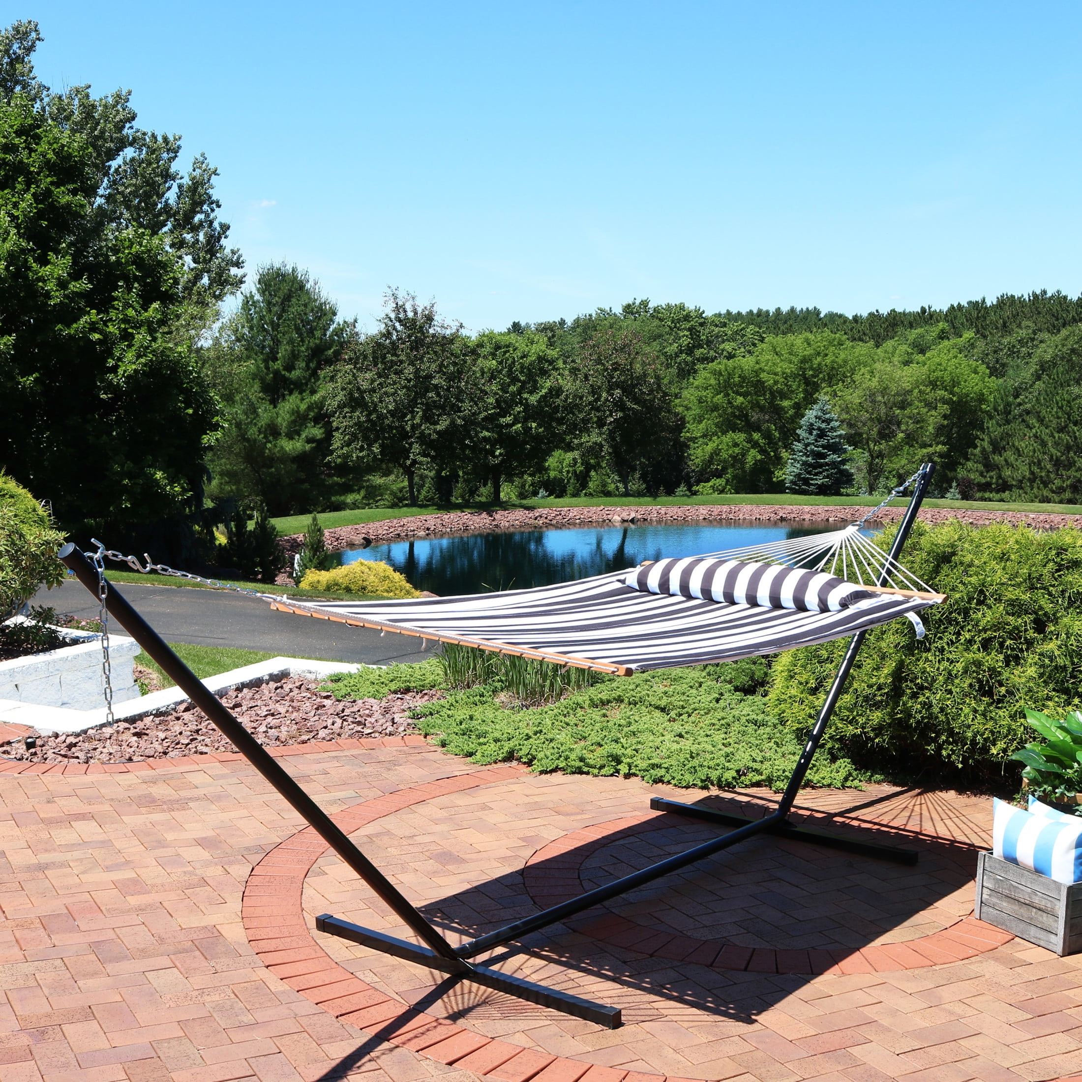 Sunnydaze 2-Person Quilted Polyester Spreader Bar Hammock, 450 lb Capacity - Black and White Stripe