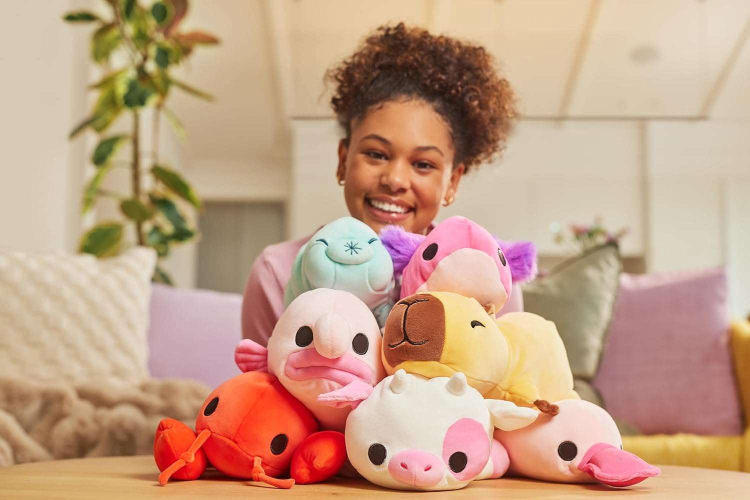 Hug-A-Lumps Ally Weighted Plush (Axolotl)