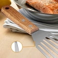 thumbnail image 2 of Espátula para pescado de cocina ancha y delgada de acero inoxidable Espátula ranurada liviana y duradera Diseño de bordes biselados Espátula para cocinar Espátulas para cocinar, 2 of 7