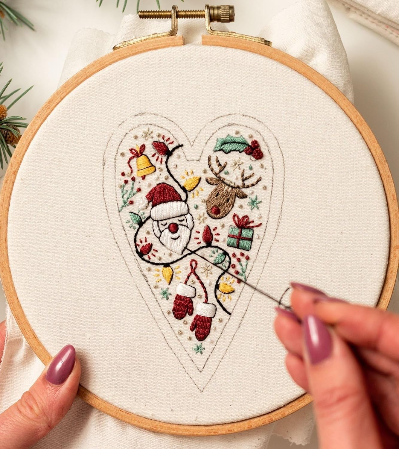 HIELLFQ 8Pcs Embroidery Christmas Ornament Kits DIY Heart Shaped Hand Embroidered Christmas Embroidery Kit Ornament Holiday DIY Cross Stitch Tree Ornament Craft Kit with Needles(Finished)