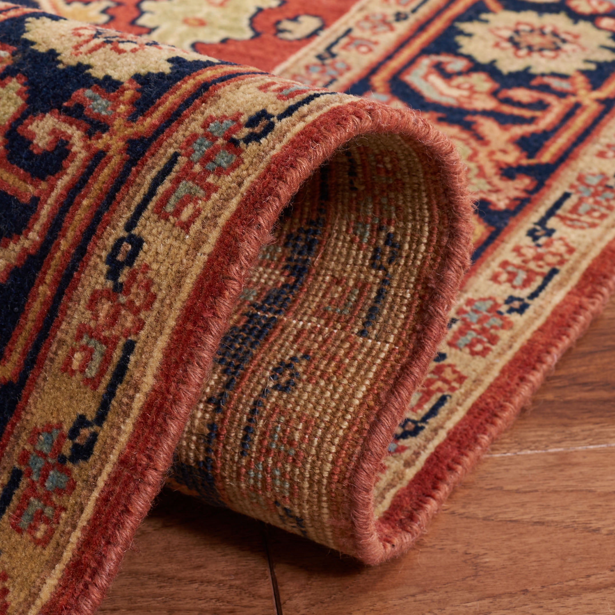 SAFAVIEH Heriz Janie Floral Wool Area Rug, Red/Multi, 4' x 6'