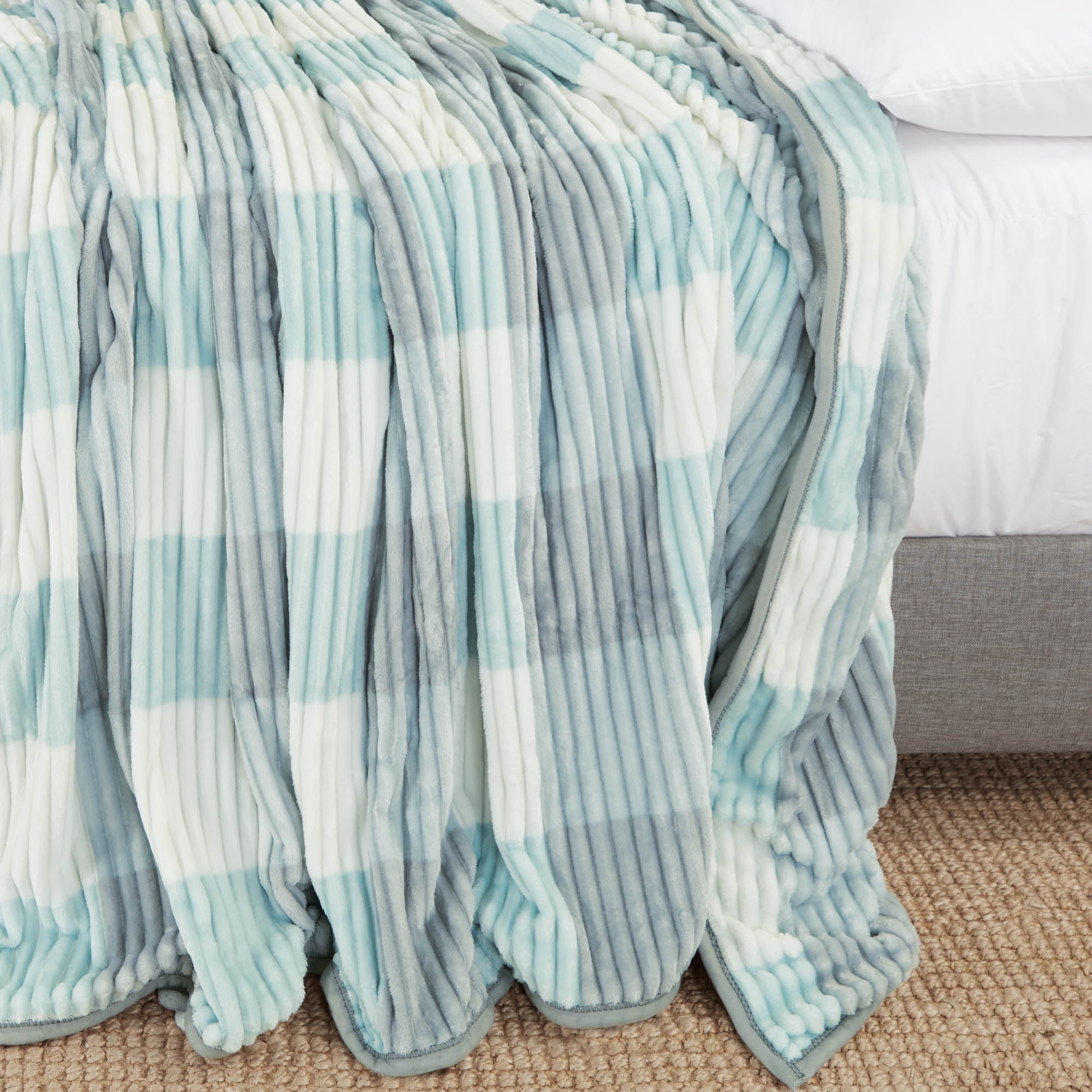 Clara Clark Ultra Plush Heavy Thick Raschel Imitation Mink Bed Blanket, 82 x 102, Blue Plaid