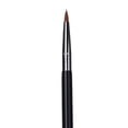 thumbnail image 2 of Pincel delineador de ojos Sigma Beauty E05 de punta fina para gel o líquido, 2 of 5