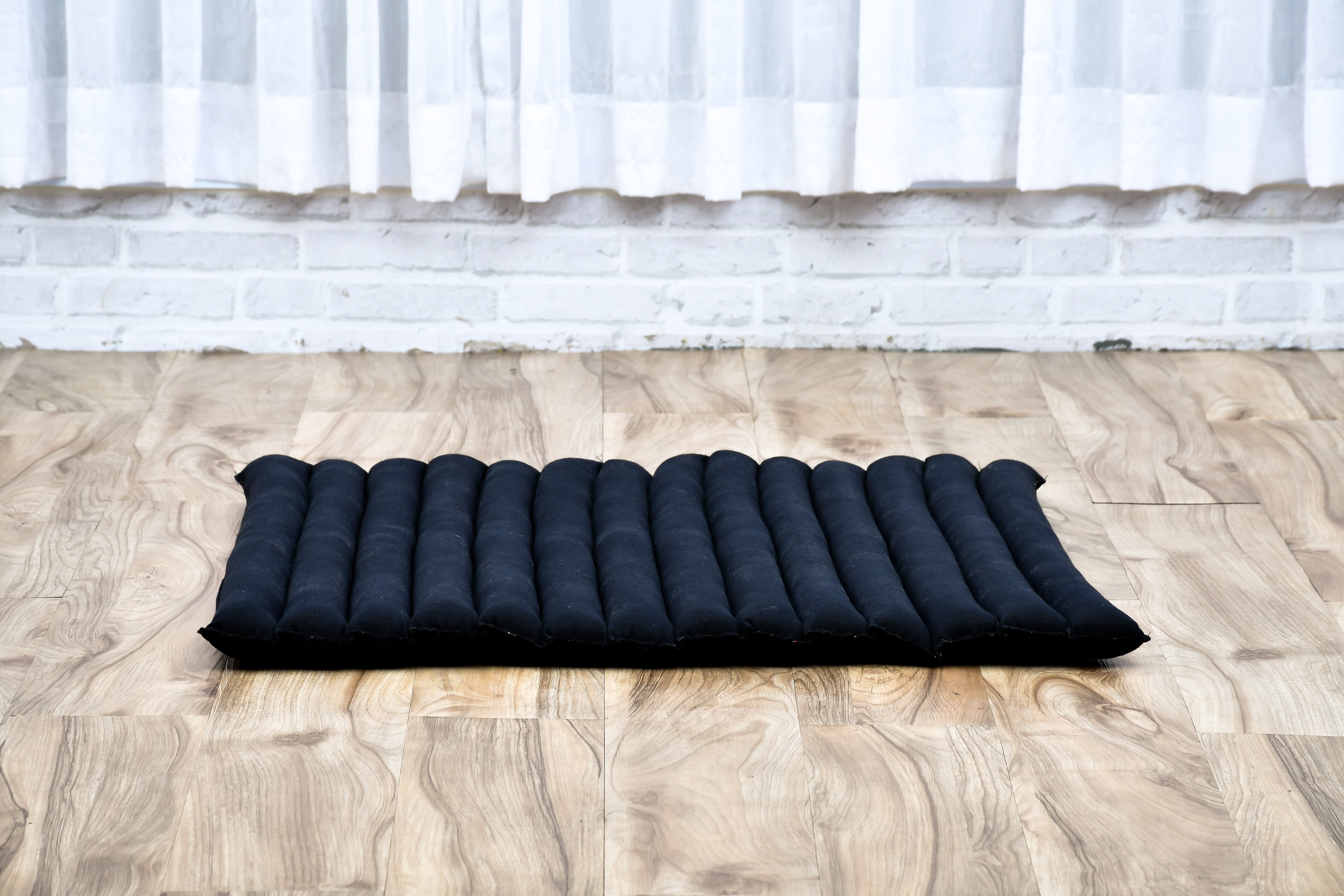 Leewadee Zabuton Seating Cushion – Square Floor Seat for Meditation Exercises, Light Yoga Mat Filled with Kapok, 28 x 28 inches, Black