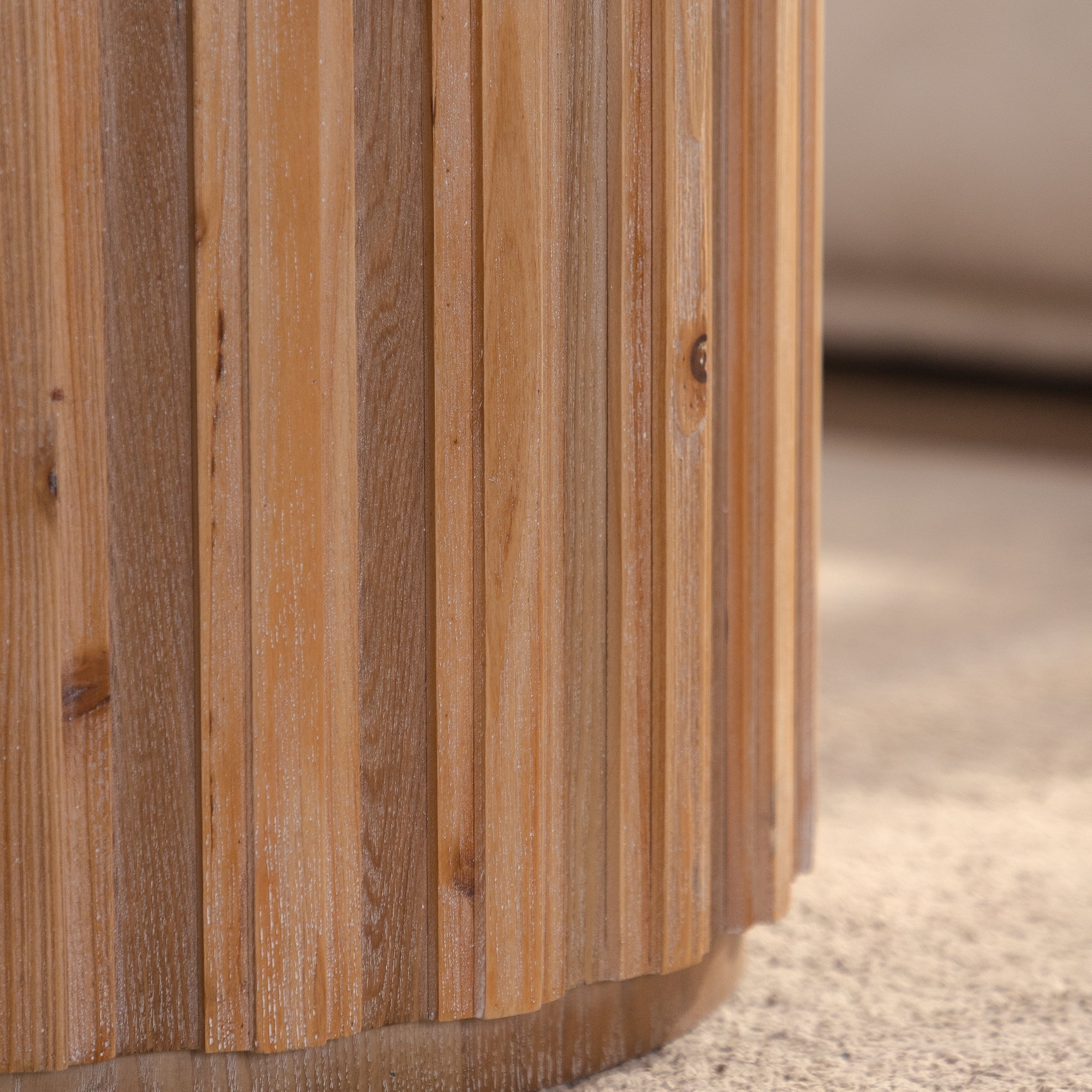 Leumius Round Nesting Coffee Table Set of 2, Wood Accent Tables with Vertical Slatted Body, Rustic Farmhouse Side Tables for Living Room Natural