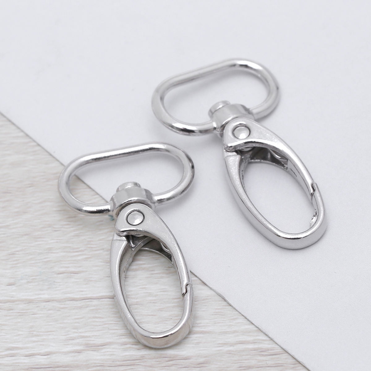 RENACLIPY 30Pcs Plated Silver Swivel Snap Hooks with D Rings for Key Chains and Bags