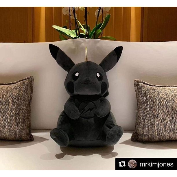 35 cm Fujiwara Hiroshi Co marca Pikachu negro oscuro Anime figuras Pp algodón corto felpa animales Hy