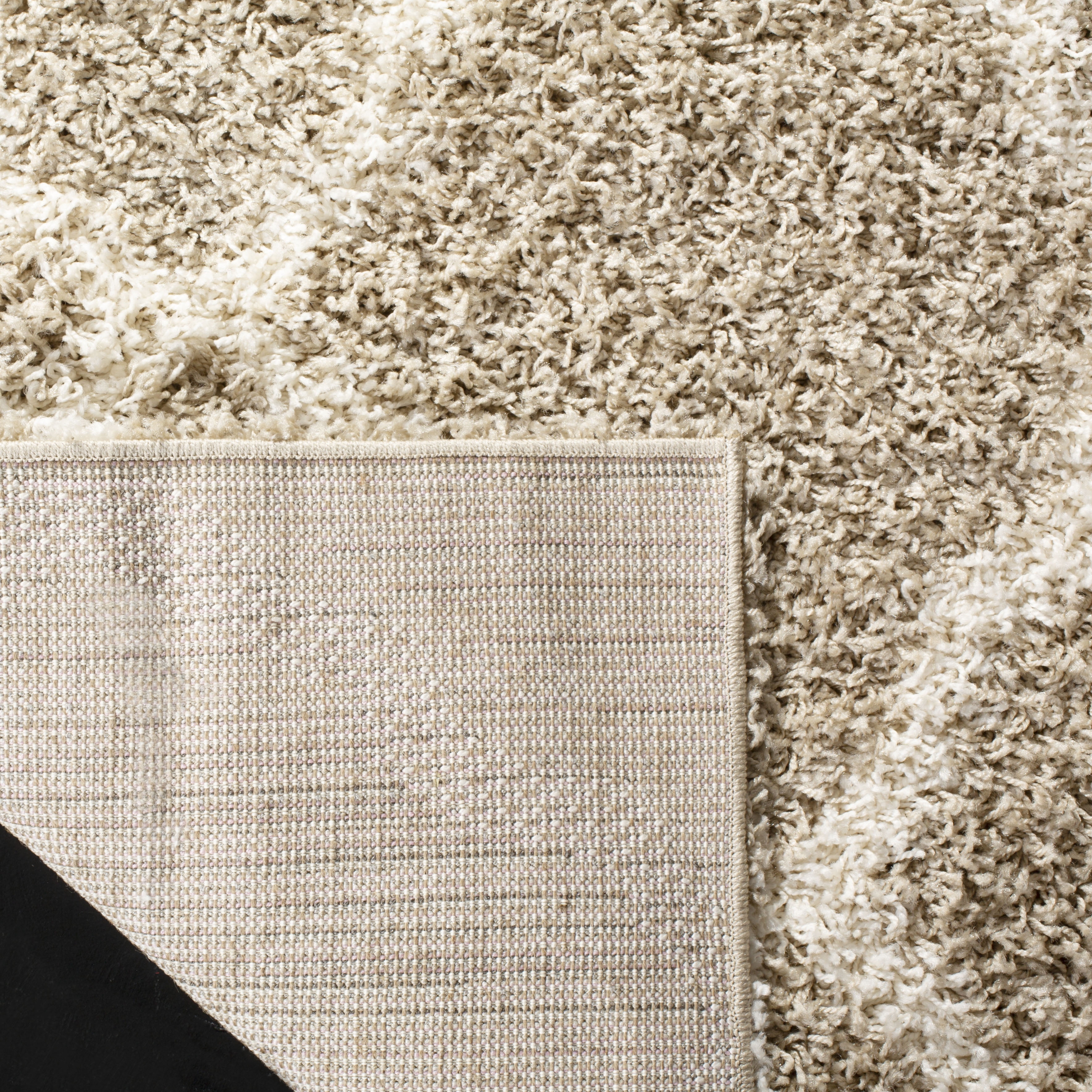 SAFAVIEH Daley Geometric Plush Shag Area Rug, Beige/Ivory, 6' x 6' Round