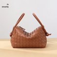 thumbnail image 2 of Bolso de mano para mujer nuevo diseño de nicho 2024, bolso tejido a mano versátil, bolso de cámara cruzado con un solo hombro único y moderno, 2 of 5