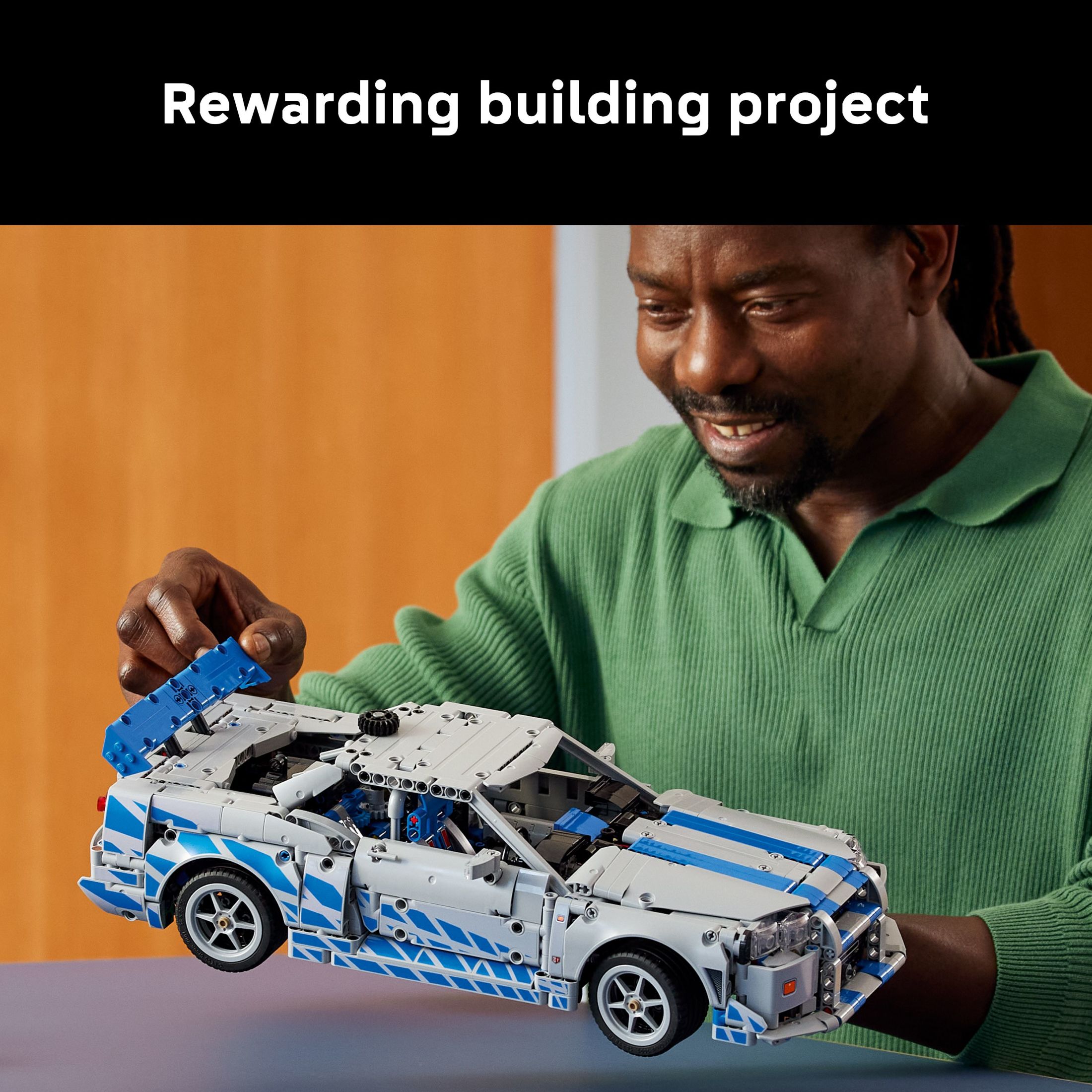 LEGO Technic 2 Fast 2 Furious Nissan Skyline GT-R (R34) Auto - Kit de DIY y Set de Construcción para Adultos - Modelo Coleccionable de Auto de Calle con Función de Derrape - Regalo para Entusiastas de Autos y Fans de Películas - 42210 4