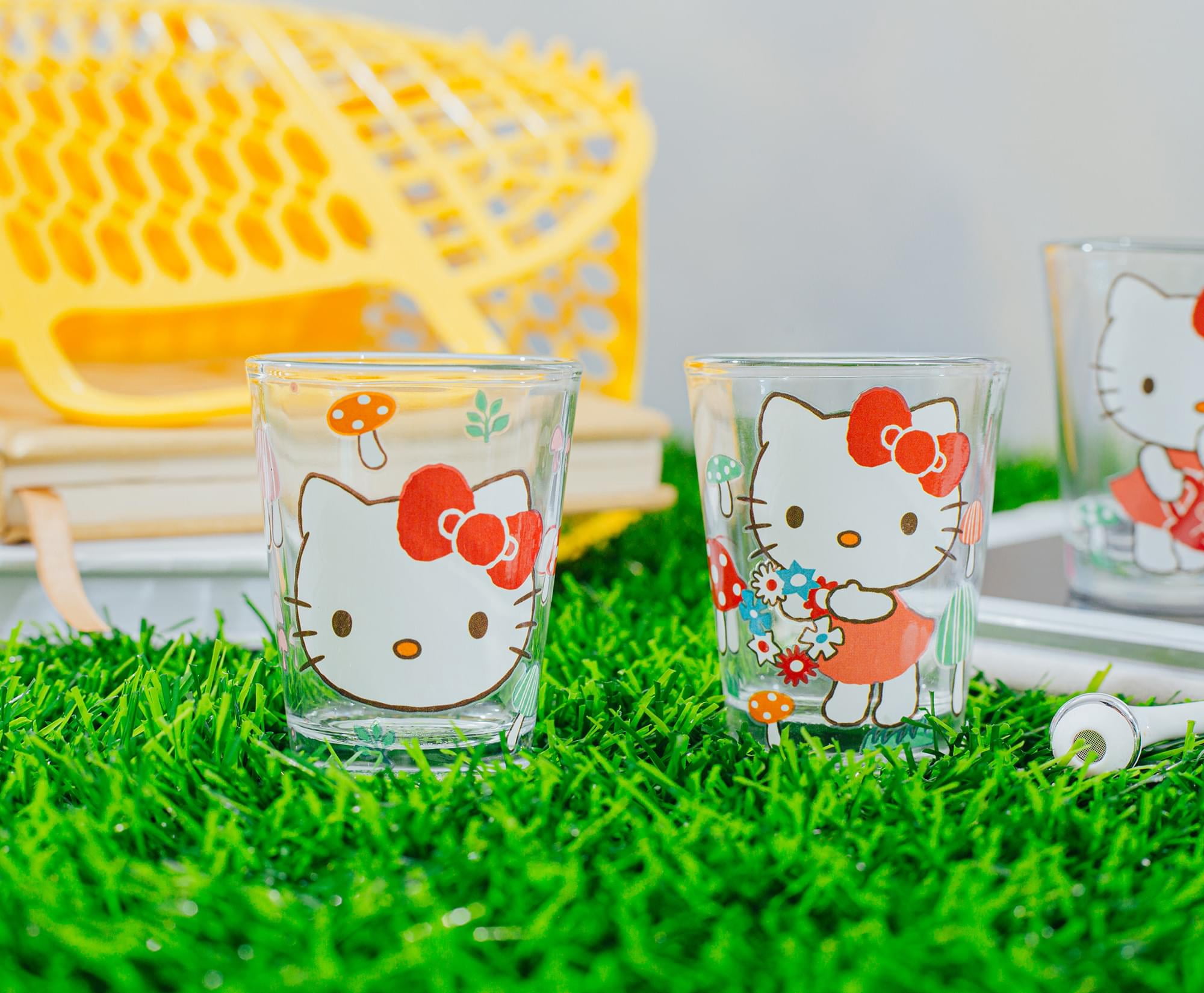 Hello Kitty 缶入り グラス 5個セット Hello Kitty 缶入り グラス 5個