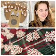 thumbnail image 4 of par de pendientes de botón de árbol de Navidad con dibujos de cristales de imitación, regalo decorativo geométrico simple festivo para mujeres y niñas, lindos pendientes de botón de árbol de Navidad,, 4 of 4