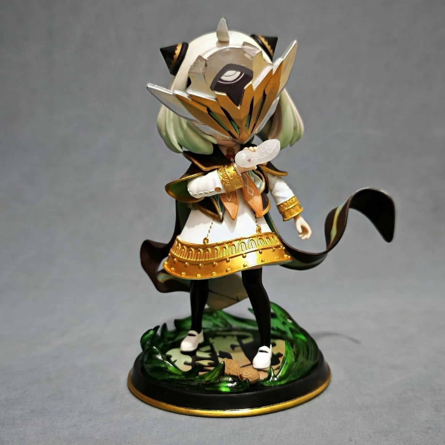 New Anya Figure, Standing Firefly Anya Forger Action Figures 16cm/6.3inch PVC Character Figurine Cosplay Model Handicrafts for Anime Fans Gift (Green)