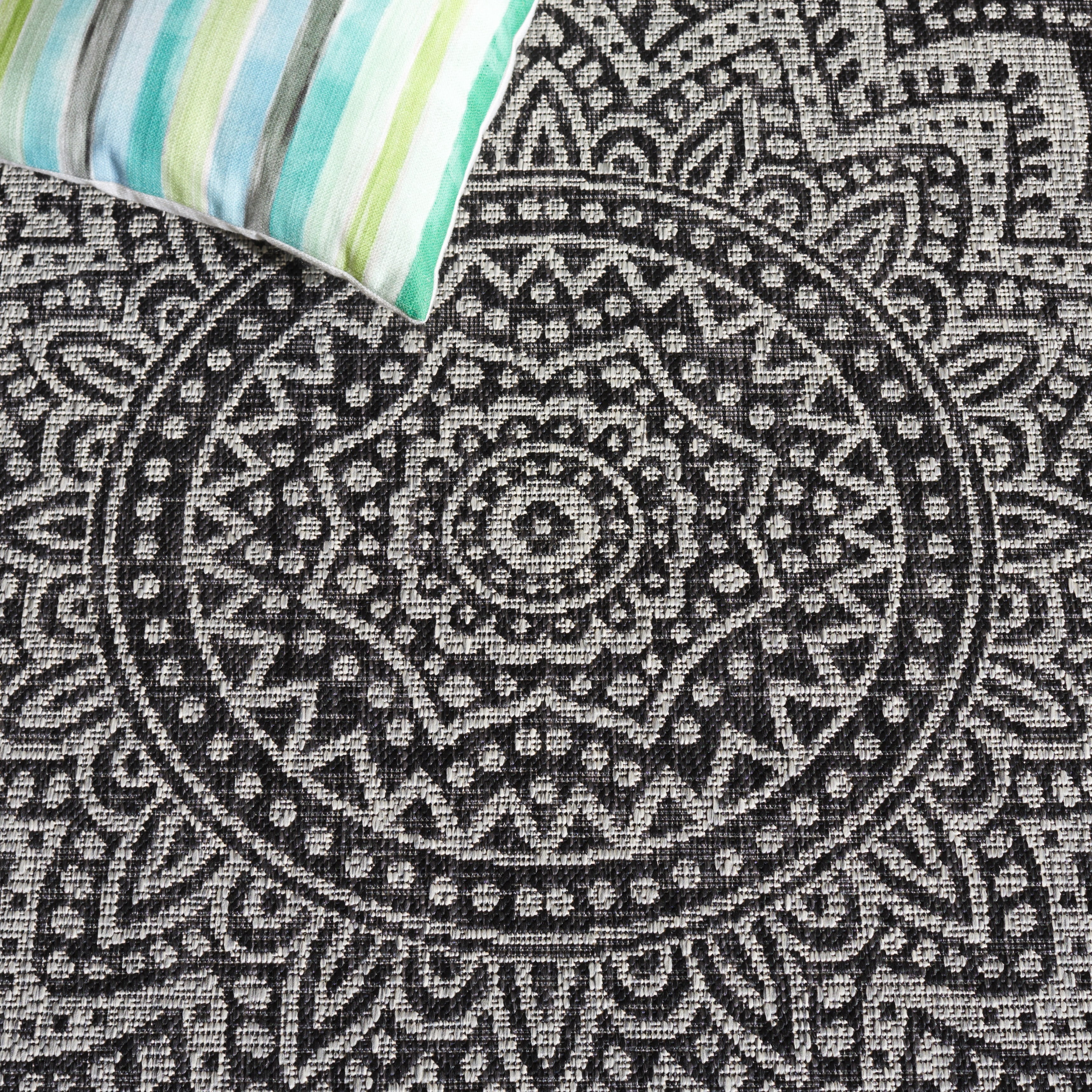 SAFAVIEH Courtyard Josiah Floral Medallion Indoor/Outdoor Area Rug, Light Grey/Black, 3' x 3' Round