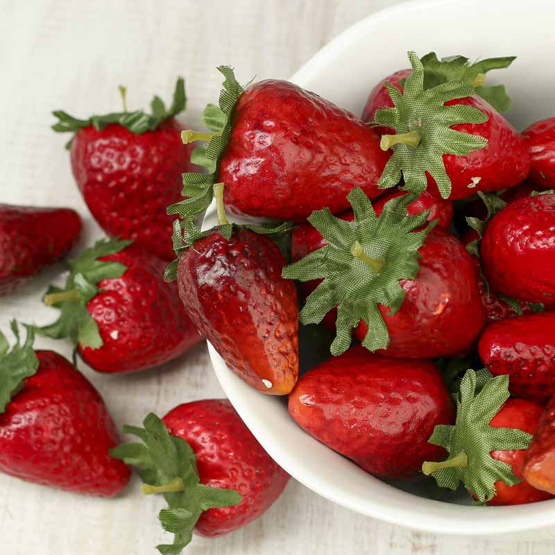CUXIN Artificial Strawberries 20pcs Fake Strawberry Artificial Fruits Lifelike Red Strawberry for Decoration Arrangements Home Kitchen Decor 20pcs Mixed