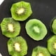 thumbnail image 2 of Pastel de PVC realista con rodajas de kiwi, accesorio de exhibición, frutas artificiales frescas, modelo de comida falsa, cáscara de piel, caramelos hechos a mano, muestra real, salud, 2 of 5