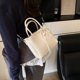 thumbnail image 1 of Mujeres Simple Crossbody Bagbody PU Cuero de cuero Versátil Bolso de mango de cuero (blanco), 1 of 9