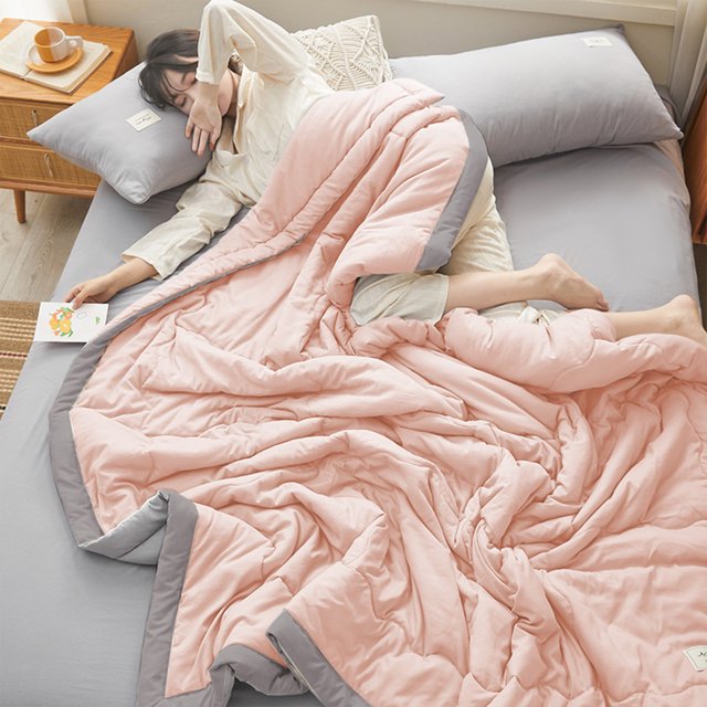 1 Pcs Air Conditioning Quilt, Cooling Comforter for Hot Sleepers, All-Season Lightweight Soft Breathable Cooling Quilt, Stay Cool All Night