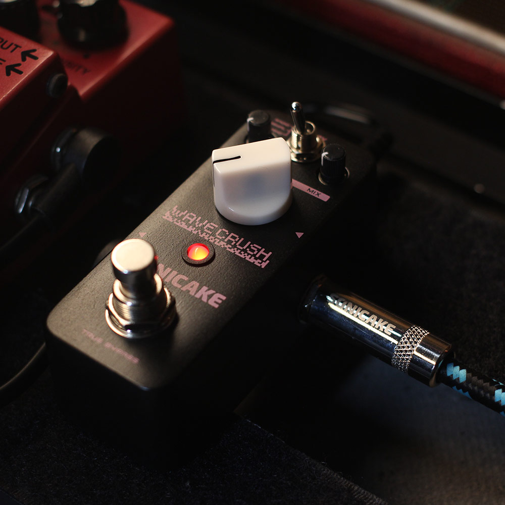 SONICAKE Bitcrush Digital Sampling Rate Sample ReducerGuitar Bass Effects Pedal