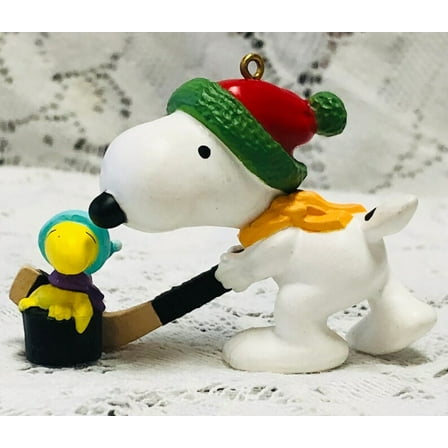 1985 Snoopy and Woodstock - Hitting the Ice (Peanuts)
