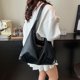 thumbnail image 4 of Bolso Casual Hombro Gran Capacidad Suave Cuero PU Sólido (), 4 of 9